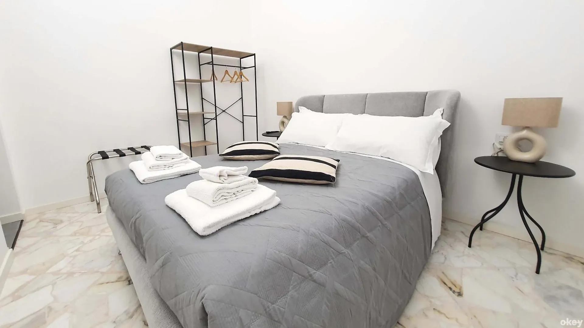 Akita Suite Bari Italien