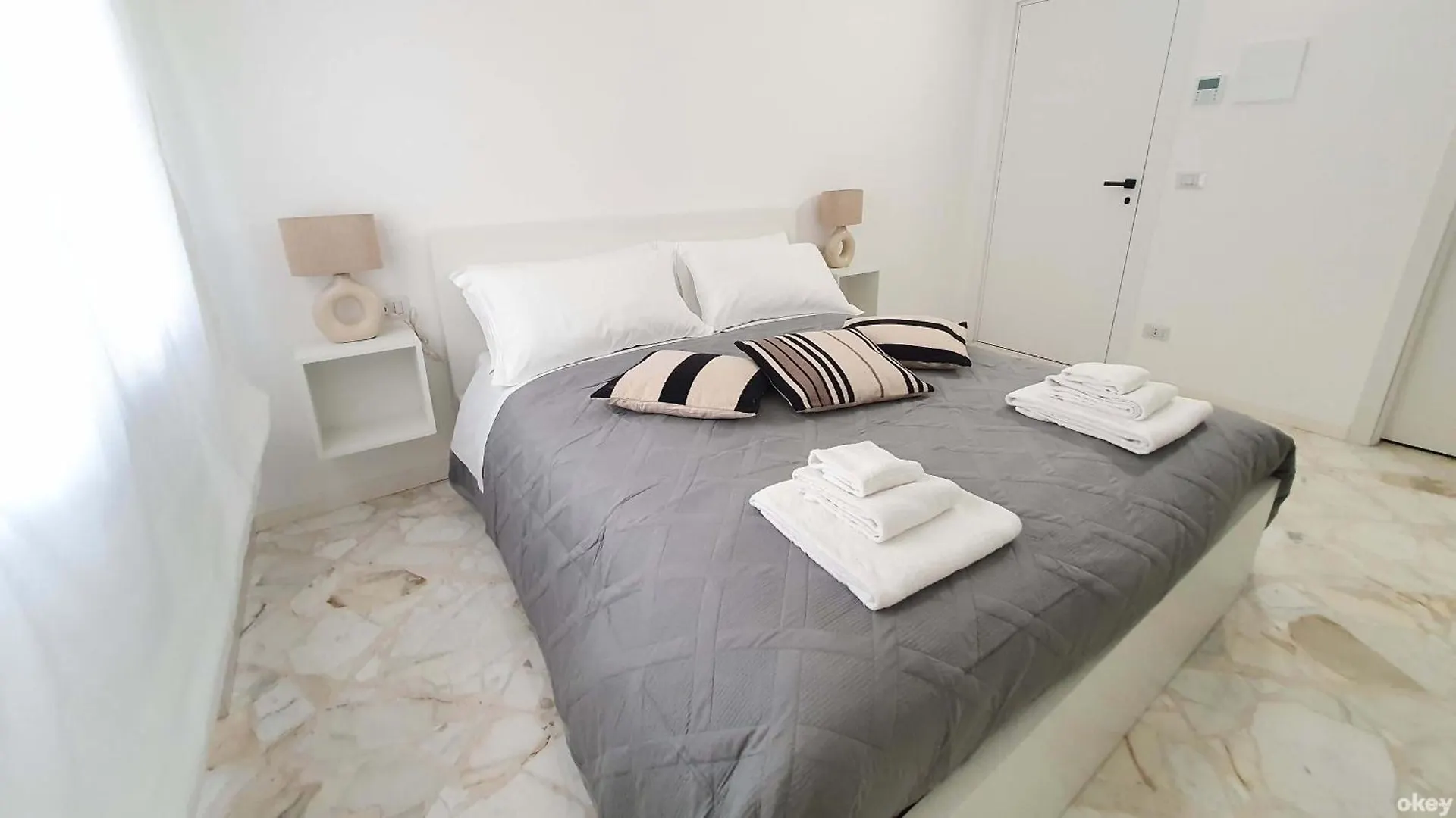 Akita Suite Bari 0*,  Italien